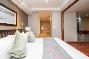 Hint of Luxury at Circa