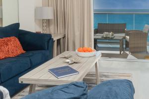 Splash in New Lazy RiverStay in Modern Luxury Encanatmae 703