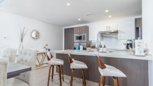 A Style Of Its Own 2 bedroom unit Encantame Viento 1202