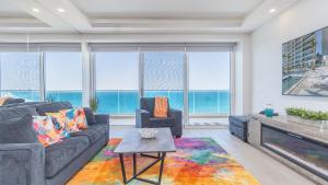 SplashSummer- Beachfront Condo @ the new Encantame Towers Resort