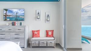 Luxury modern condo at Encantame Towers W1405