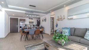 Beautiful two bedroom condo - Viento 2104