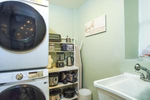 Beautiful 2 bedroom condo Encantame Tower E 802