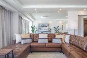 Gorgeous 2 bedroom condominium (Encantame Verano 204)