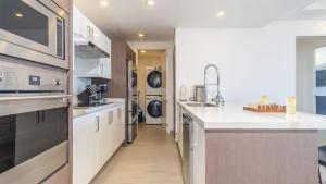 Distinctive Elegance 2 Bedroom Unit Encantame Viento 202