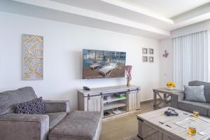 Breathtaking 3 bedroom condo Encantame Towers Velero 1801