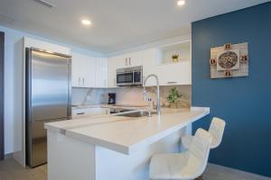 Stay in LuxurySplash in New Lazy River this Winter Encanatame Towers 903