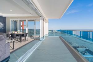 Splash in New Lazy RiverStay in Modern Luxury Encantame C-705