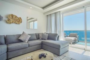Sensational 2 bedroom condominium (Encantame Velero 1502)