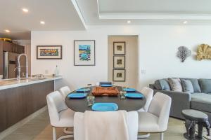 Sensational 2 bedroom condominium (Encantame Velero 1502)