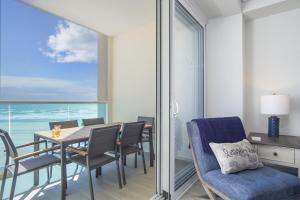 Sublime 1 bedroom condo Encantame Towers Verano 503