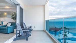 All About The Beach!! 1 bedroom condo at Encantame Towers W503