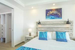 Delightful 2 bedroom condo Encantame Towers Verano 505