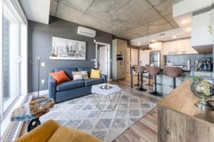 Appartement Luxe, Incredible Sunset View, Pool, Parking, Near Old Québec