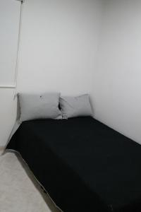 Single studio apartment 4