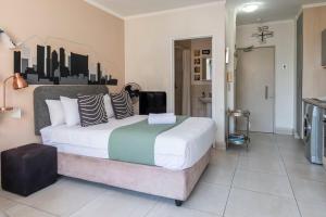 City Light & Mountain Sight