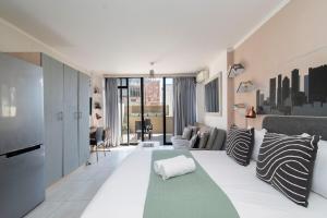 City Light & Mountain Sight