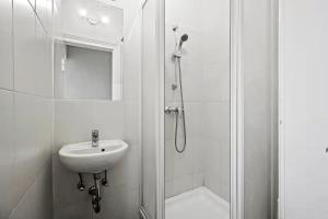 Modern Living by Millennium City & U6 Handelskai