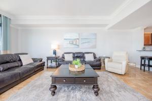 The Oasis 1712 formerly Phoenix West II 1712 condo