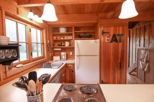 Cute Cabin in Yachats! Short walk to rivers edge! River Walk Cabin