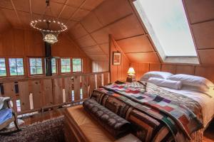 Cute Cabin in Yachats! Short walk to rivers edge! River Walk Cabin