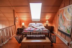 Cute Cabin in Yachats! Short walk to rivers edge! River Walk Cabin