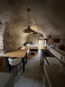 Suite secrète avec jacuzzi ambiance romantique