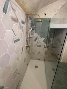 Suite secrète avec jacuzzi ambiance romantique