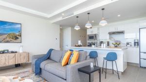 Amazing two bedroom beach front condo W1105