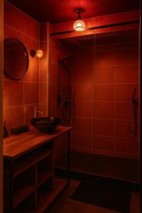 Le baiser 2 Love room du plaisir interdit