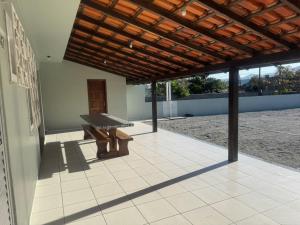 CASA COMPLETA para alugar na Praia da Pinheira.