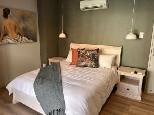 18 On Louvre Guesthouse