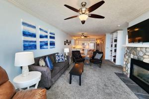 Spectacular Ocean Front Condo with Community Club House & Pool! Whale Crossing
