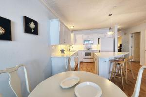 Spectacular Ocean Front Condo with Community Club House & Pool! Whale Crossing