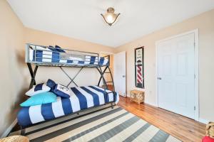 Escape Bay Views Large Deck Group Ready