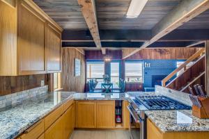 Ocean Front Home on Sandy Beach! Tidal Destination