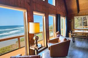 Ocean Front A Frame with Spectacular Views! Dog The Hidden Overlook