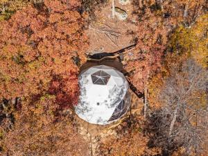 Glamping dome w deck & views