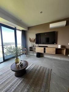 Apartment 842 Omega Black Tower