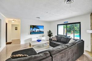 Stylish Hollywood Getaway with Pool near Hard Rock