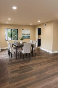 Remodeled 2 Bedroom Apartment Steps from the Beach