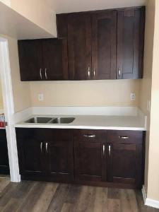 Remodeled 2 Bedroom Apartment Steps from the Beach