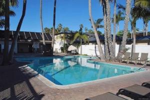 Oceanfront Two Bedroom Condo with Panoramic Views