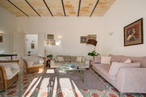 Villa Josette with Pool Table and Garden by Haven and Keys Malta