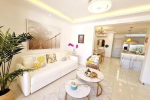 Stylish 3BR Condo, Full AC, Wi-Fi