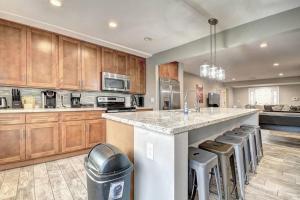 9 Large Bedrooms Private Pool Pool Table