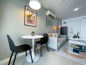 Near BTS l Fully Furnished l Pool and Gym