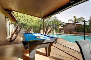8 Large Bedrooms Hot Tub Game Lounge