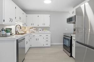 Stylish Duplex with WiFi, Kitchen and Blackout Shades