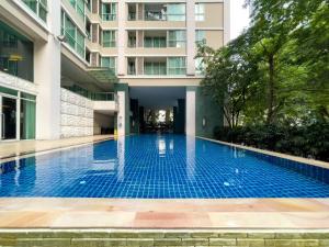 300m BTS l Large 110 sqm l Pool and Sauna